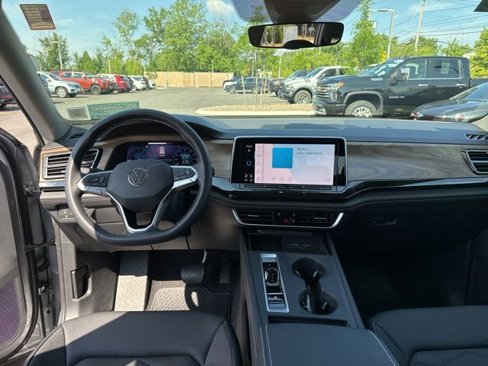 Certified 2025 Volkswagen Atlas SE image 20
