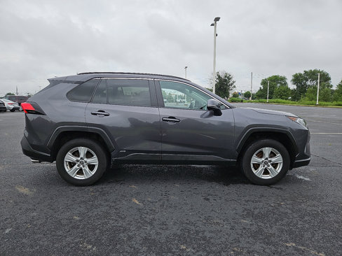 Used 2021 Toyota RAV4 XLE image 7