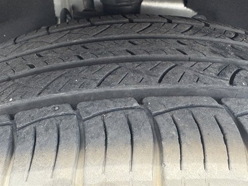 Used 2024 Ford Edge SEL image 17