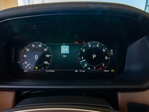 New 2025 Land Rover Discovery Metropolitan Edition image 9
