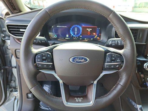Certified 2022 Ford Explorer King Ranch w/ Premium Technology Package image 16