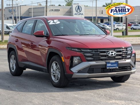 Certified 2025 Hyundai Tucson SE image 1
