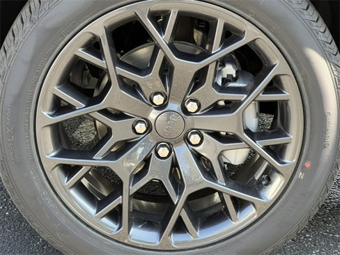 New 2025 Jeep Grand Cherokee Summit image 7