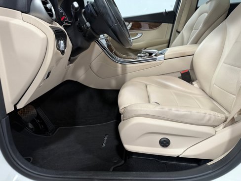 Used 2016 Mercedes-Benz GLC 300 4MATIC image 12