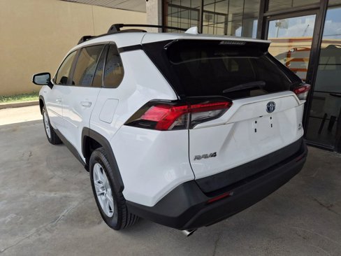 Used 2021 Toyota RAV4 XLE image 4
