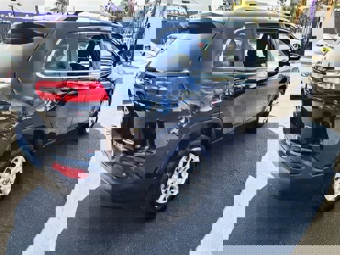 Used 2018 Jeep Cherokee Latitude image 10