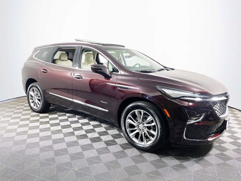 Used 2024 Buick Enclave Avenir w/ Avenir Technology Package image 3