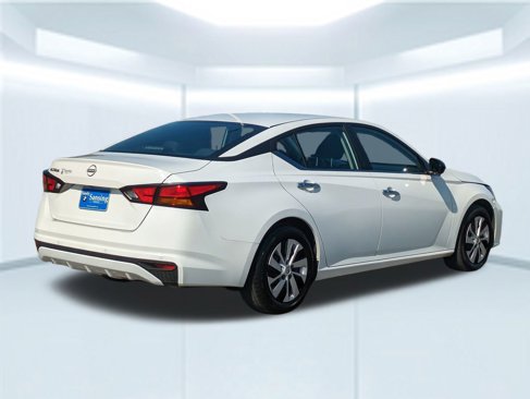 Used 2024 Nissan Altima 2.5 S image 5