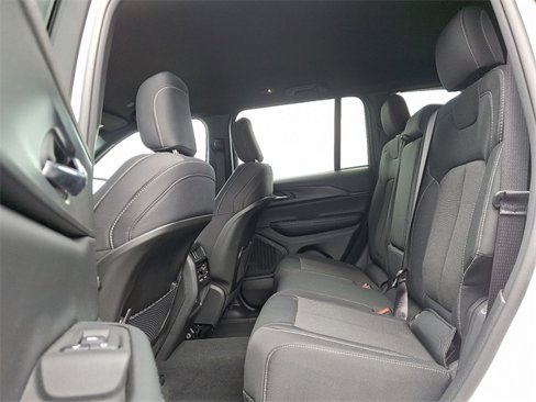 Used 2024 Jeep Grand Cherokee Laredo image 10