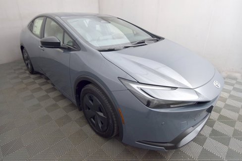 New 2026 Toyota Prius LE image 3