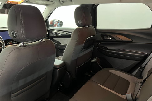 Used 2025 Chevrolet TrailBlazer LT w/ LT Cold Weather Package image 19