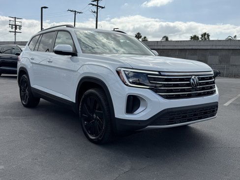 New 2025 Volkswagen Atlas SE image 1