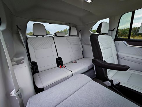 New 2026 GMC Acadia Denali w/ Super Cruise Package image 45