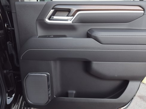 New 2025 GMC Sierra 3500 Denali w/ Denali Reserve Package image 36