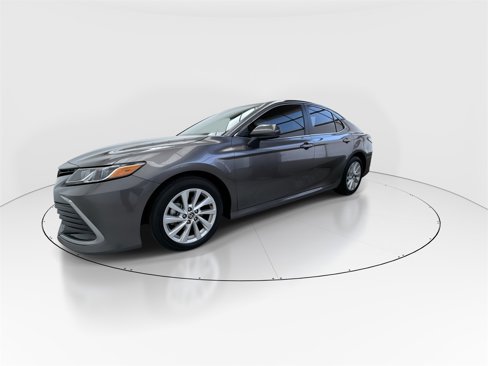 Used 2023 Toyota Camry LE image 4