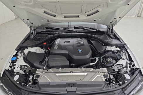 Certified 2025 BMW 330i xDrive Sedan w/ Convenience Package image 27