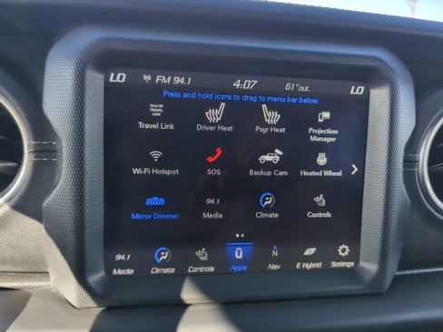 Used 2022 Jeep Wrangler Unlimited Sahara w/ Cold Weather Group image 17
