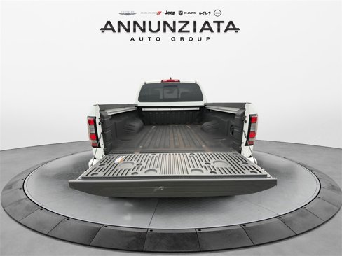 Used 2024 Nissan Frontier SV w/ SV Convenience Package image 18