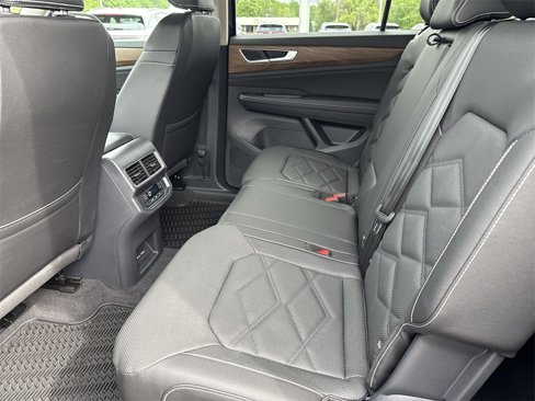 New 2025 Volkswagen Atlas SE image 26
