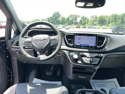 New 2025 Chrysler Voyager LX image 14
