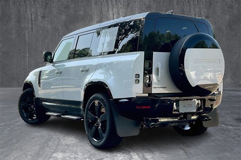 New 2025 Land Rover Defender 110 V8 image 3