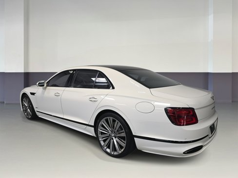 New 2025 Bentley Flying Spur Plug-In Hybrid image 3