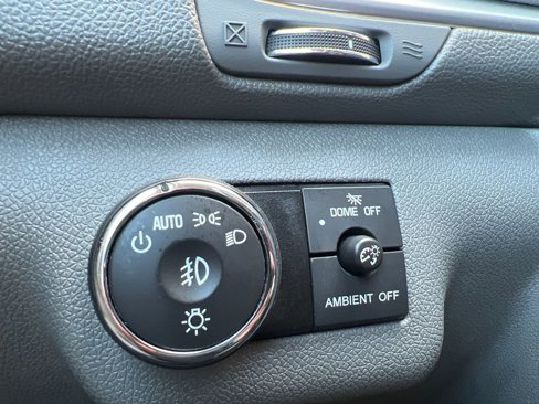 Used 2014 Chevrolet Traverse LTZ image 31