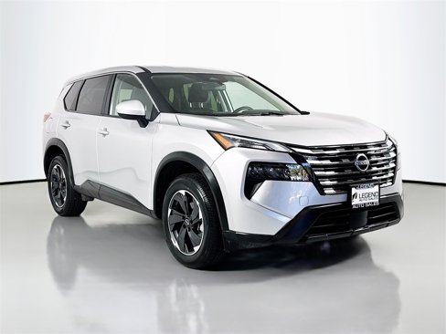 Used 2024 Nissan Rogue SV image 3