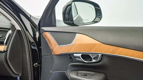 Certified 2025 Volvo XC90 B6 Plus image 17