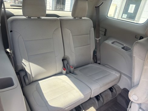 Used 2020 GMC Acadia SLE w/ Driver Convenience Package image 9