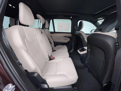 New 2026 Volvo XC90 B5 Core image 12