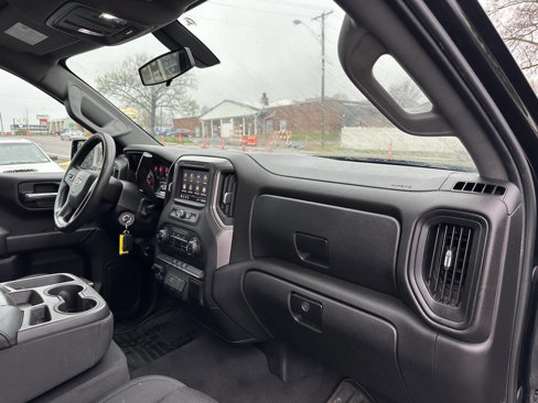 Used 2020 Chevrolet Silverado 1500 Custom w/ Custom Value Package image 10