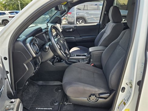Used 2018 Toyota Tacoma TRD Sport image 2