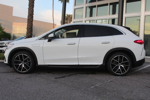 New 2026 Mercedes-Benz EQE 320 4MATIC SUV image 3