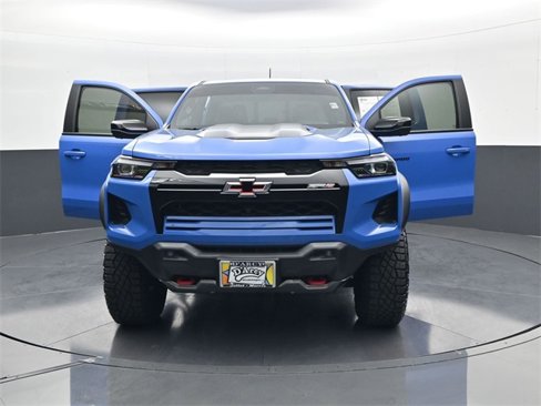 Used 2025 Chevrolet Colorado ZR2 w/ Technology Package image 31