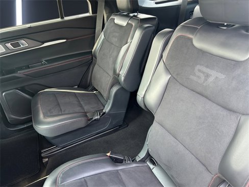 Used 2025 Ford Explorer ST image 13