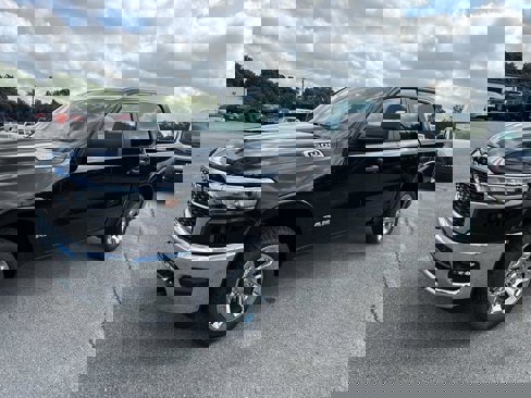 New 2026 RAM 1500 4x4 Crew Cab image 8