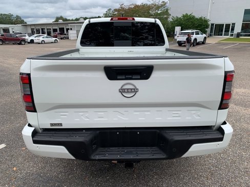 Used 2025 Nissan Frontier SV image 6