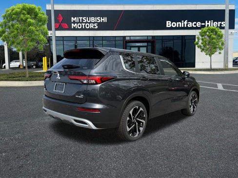 New 2025 Mitsubishi Outlander SE image 7