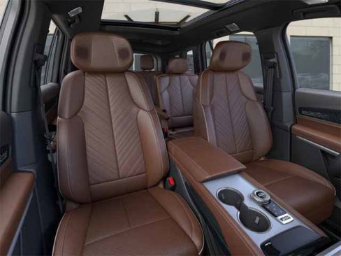 New 2026 Cadillac Vistiq Platinum w/ LPO, Floor Liner Package image 17