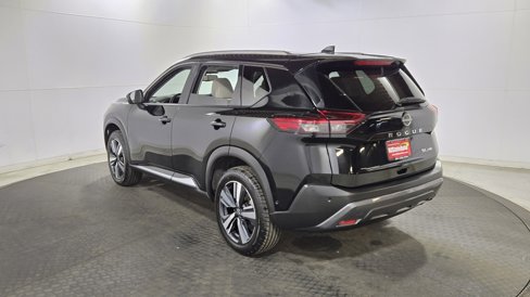 Used 2023 Nissan Rogue SL w/ SL Premium Package image 5