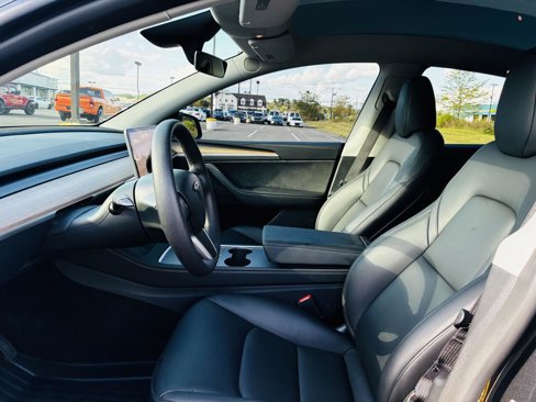 Used 2025 Tesla Model Y Long Range image 22