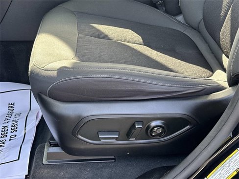 Certified 2023 Jeep Grand Cherokee Laredo w/ Luxury Tech Group I image 17
