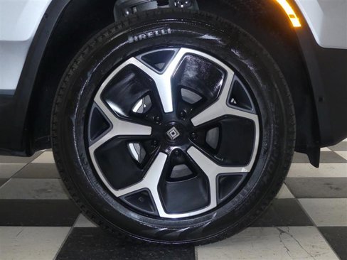 Used 2024 Rivian R1T Adventure image 33