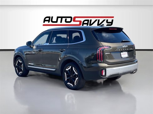 Used 2023 Kia Telluride EX w/ EX Captain's Chair Package image 5