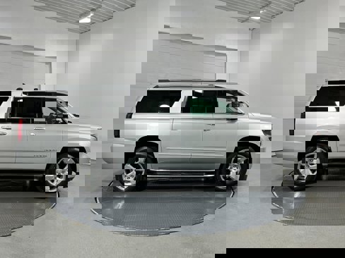 Used 2020 Chevrolet Suburban Premier image 37
