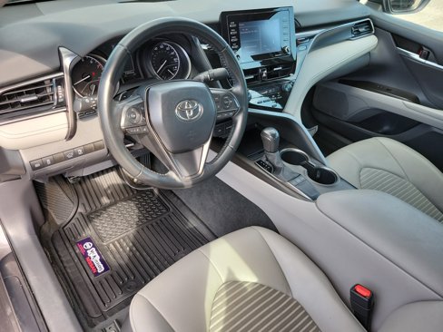 Used 2022 Toyota Camry SE image 11
