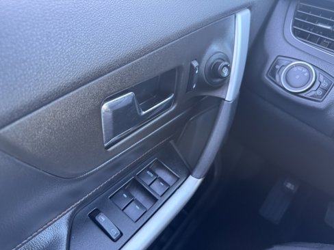 Used 2012 Ford Edge Limited image 32