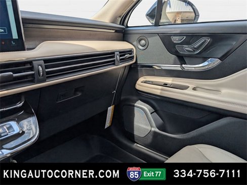 New 2025 Lincoln Corsair Reserve image 14