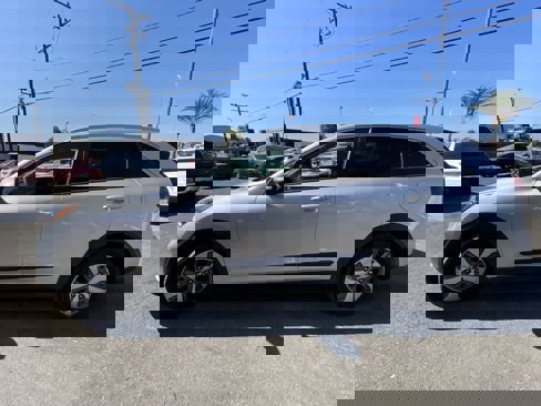 Used 2020 Kia Niro LX image 3